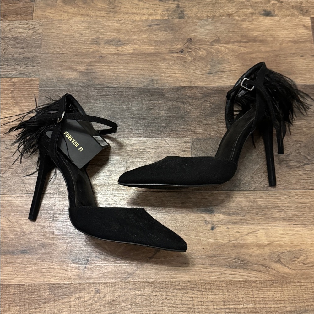 Black Feather Pumps